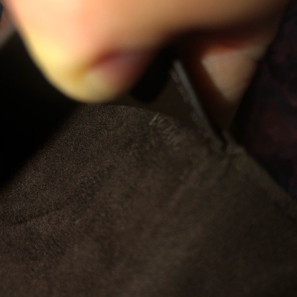 Authentic Louis Vuitton phone case - Picture 5 of 5